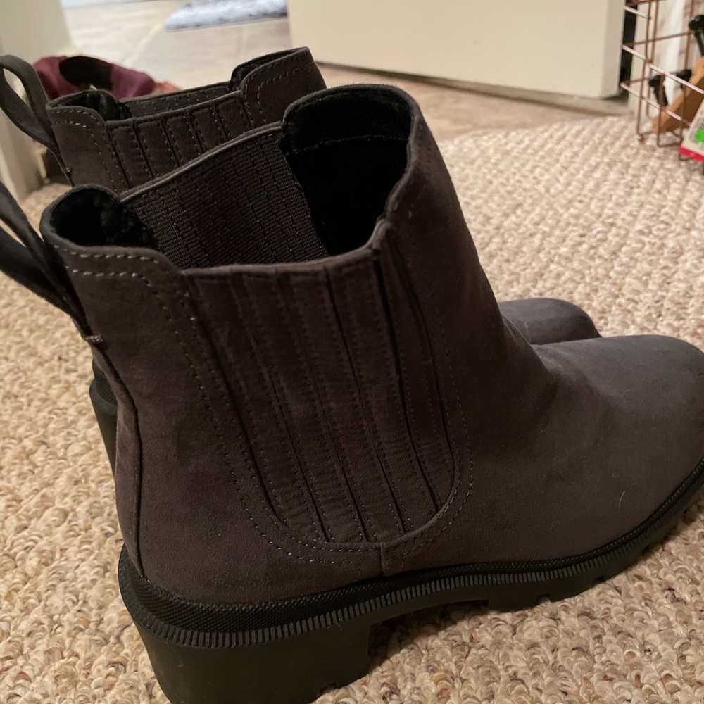Universal Thread Gray Boots